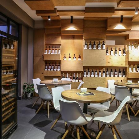 Wine Hotel Chisinau Eksteriør bilde
