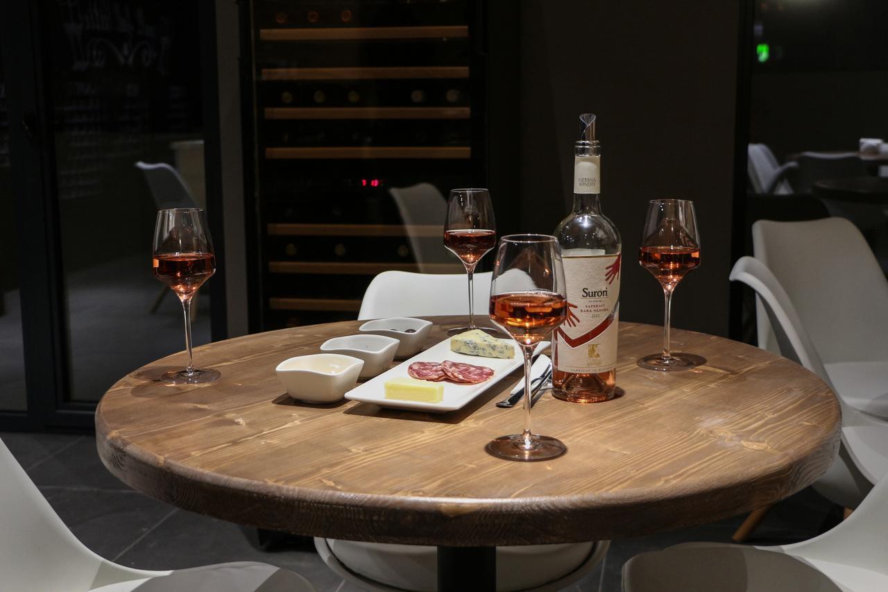 Wine Hotel Chisinau Eksteriør bilde