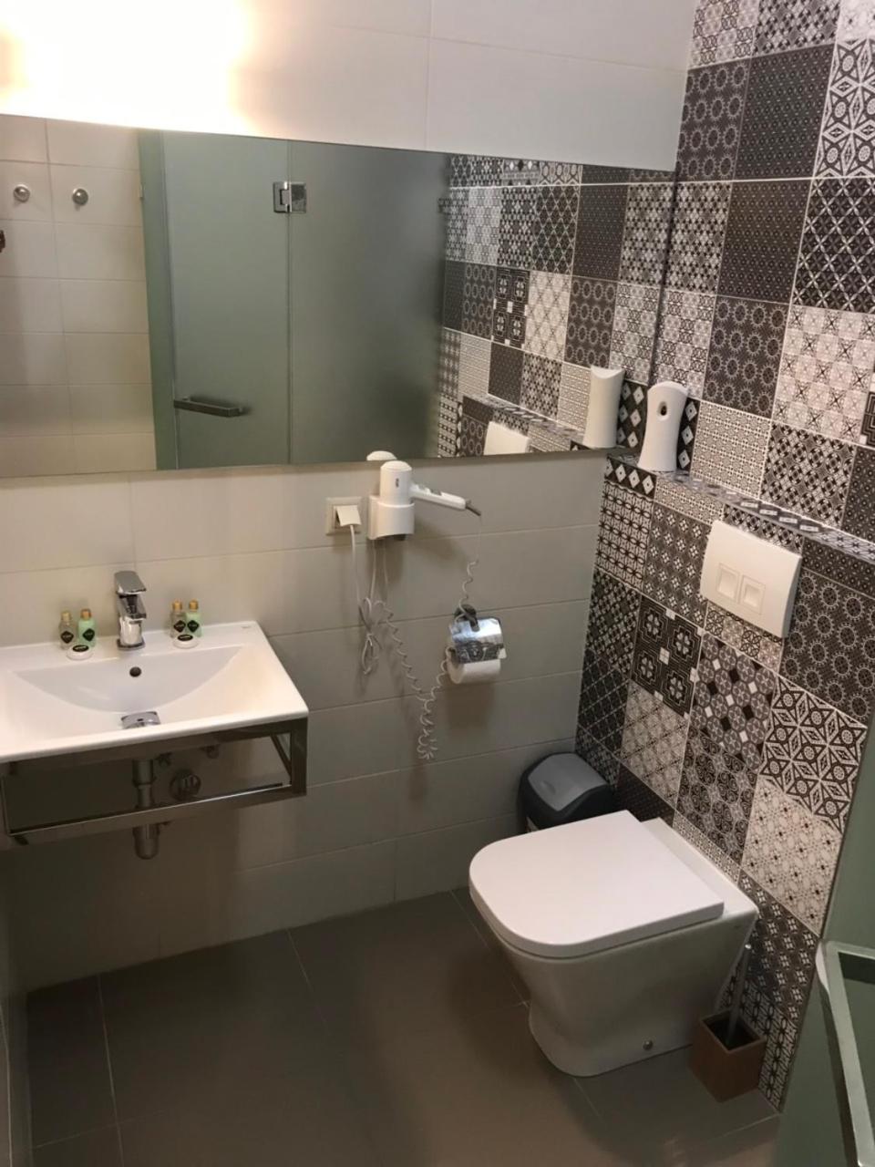 Wine Hotel Chisinau Eksteriør bilde