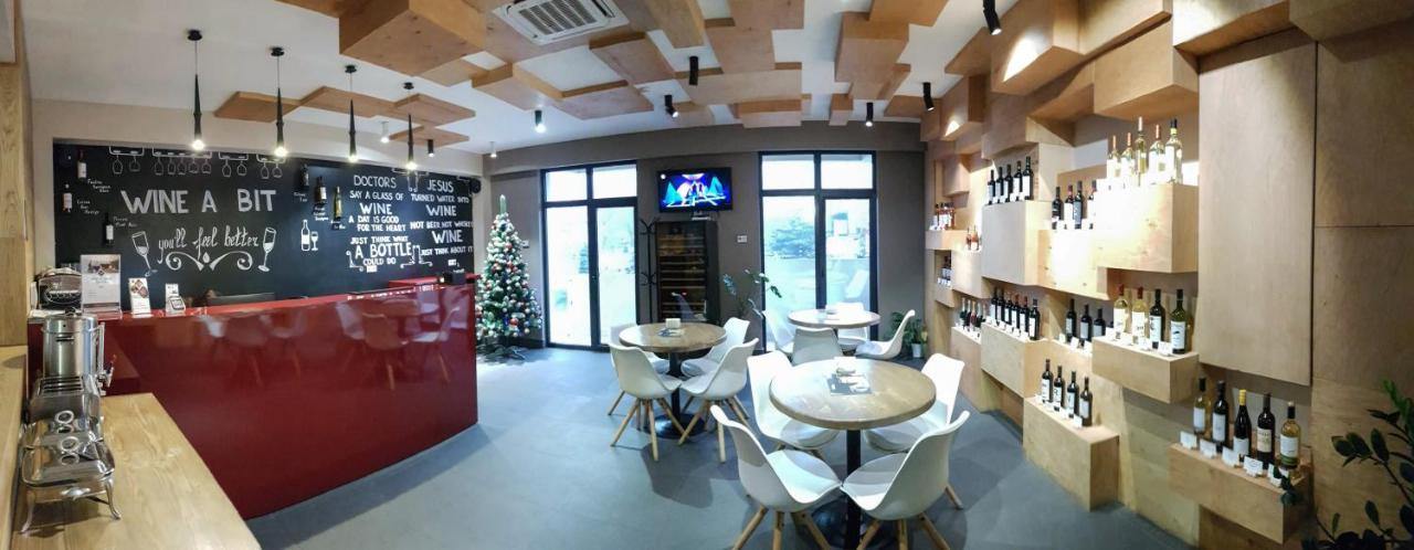 Wine Hotel Chisinau Eksteriør bilde