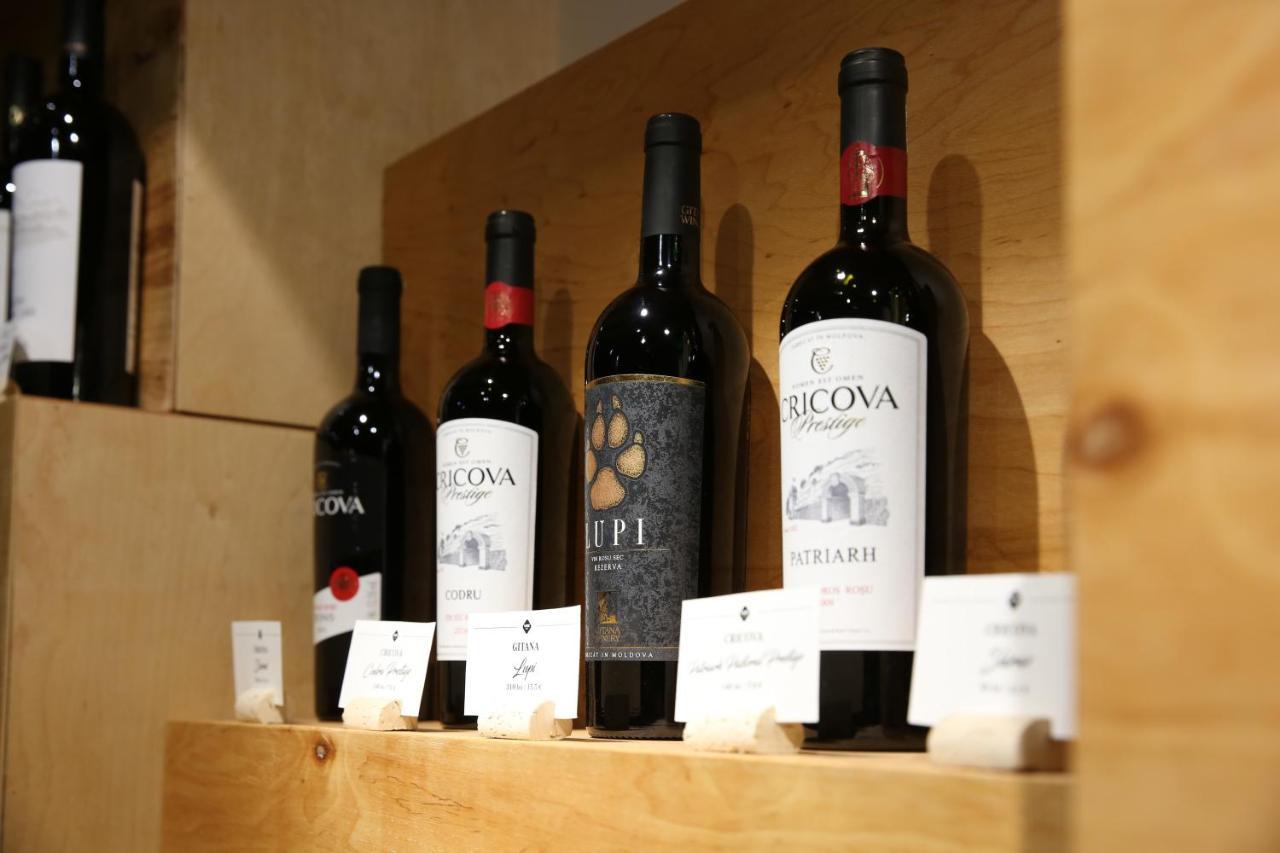 Wine Hotel Chisinau Eksteriør bilde