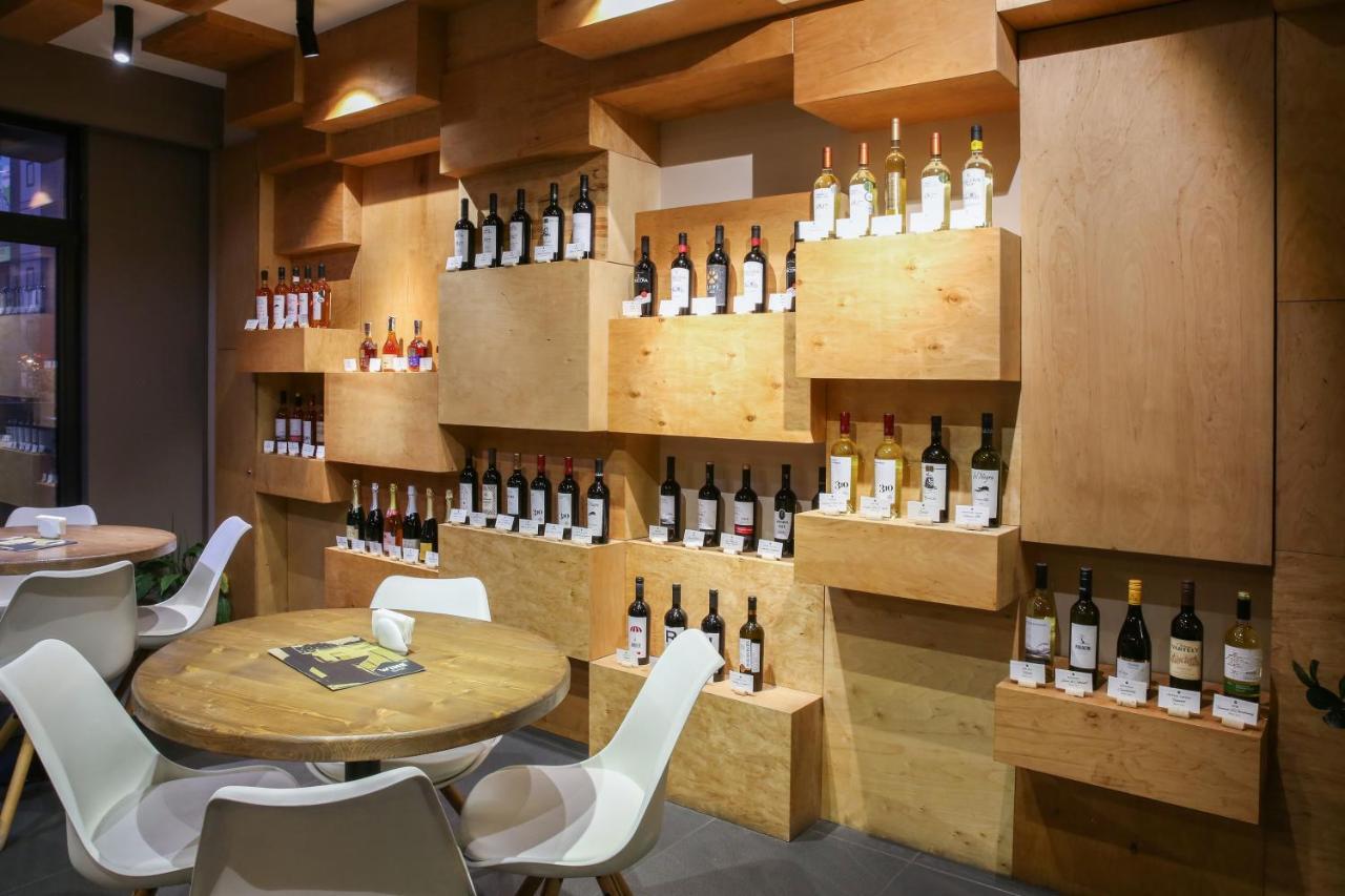 Wine Hotel Chisinau Eksteriør bilde